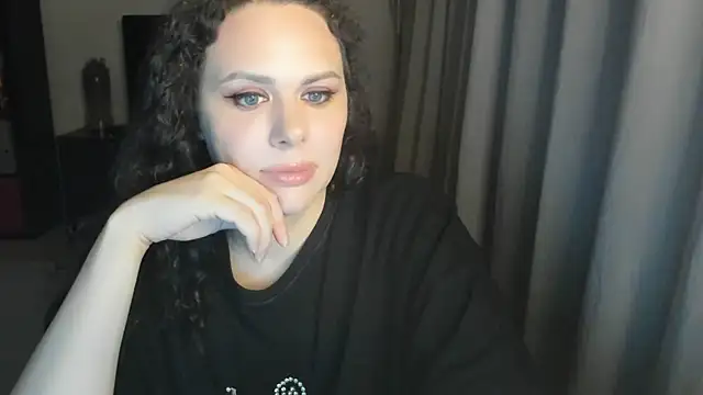 Snapshot of MollyCheiz chatting on June 26, 2026, 10:04 pm MollyCheiz online show from June 26, 2026, 10:04 pm