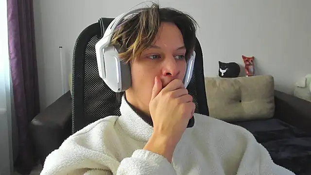 Ostin meow online show from October 6, 2025, 3:19 am