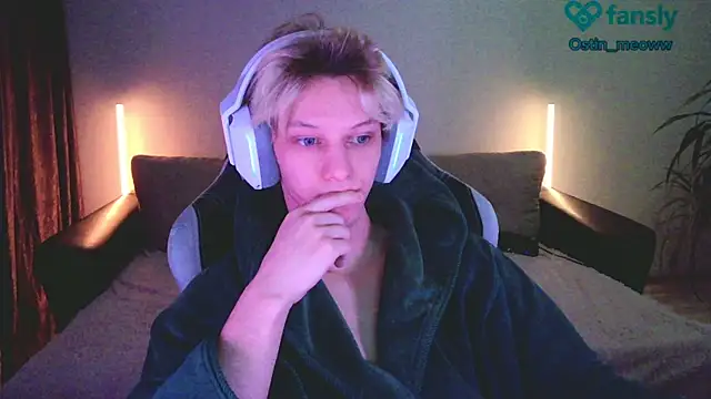 Ostin meow online show from January 27, 2025, 2:46 pm