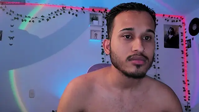 Raf brunette online show from March 3, 2025, 12:28 pm