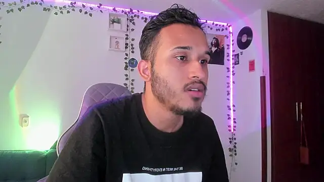 Raf brunette online show from January 18, 2025, 12:04 pm