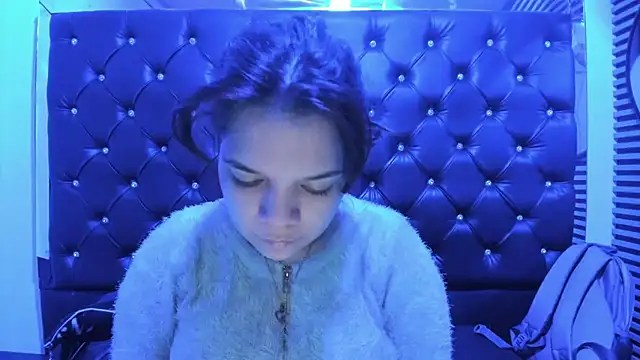 MelanyCarter18 online show from November 5, 2025, 1:25 pm