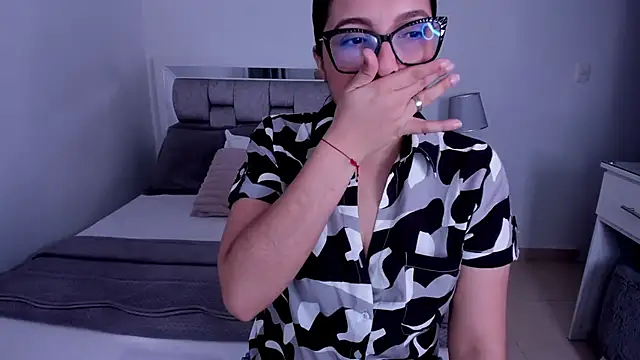 Snapshot of Camilaa_bueno chatting on May 16, 2026, 10:53 pm Camilaa bueno online show from May 16, 2026, 10:53 pm