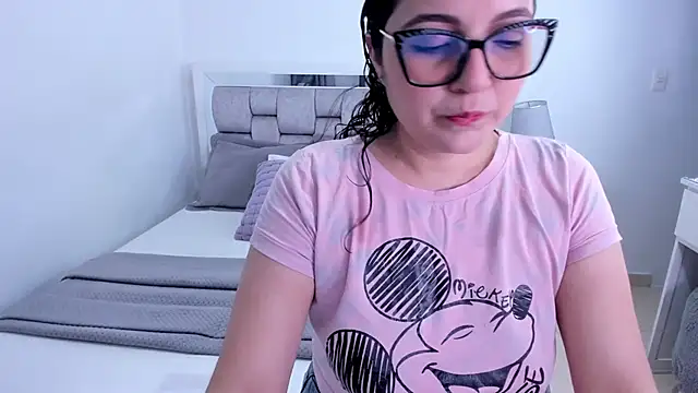 Snapshot of Camilaa_bueno chatting on May 20, 2026, 11:35 pm Camilaa bueno online show from May 20, 2026, 11:35 pm