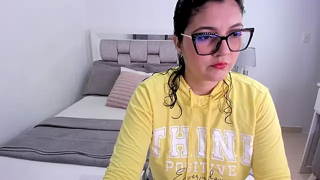 Snapshot of Camilaa_bueno chatting on May 23, 2026, 11:48 pm Camilaa bueno online show from May 23, 2026, 11:48 pm