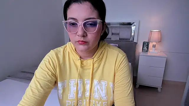 Snapshot of Camilaa_bueno chatting on March 22, 2026, 9:16 pm Camilaa bueno online show from March 22, 2026, 9:16 pm