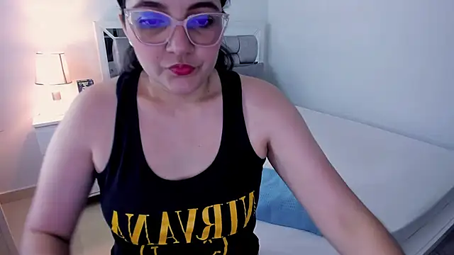 Snapshot of Camilaa_bueno chatting on March 14, 2026, 1:22 am Camilaa bueno online show from March 14, 2026, 1:22 am