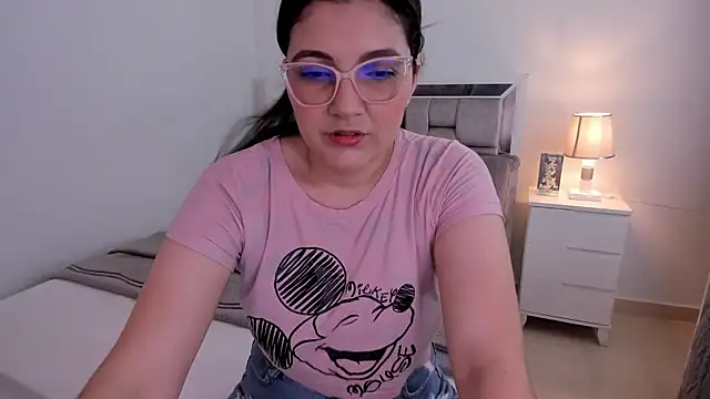 Snapshot of Camilaa_bueno chatting on March 20, 2026, 10:11 pm Camilaa bueno online show from March 20, 2026, 10:11 pm