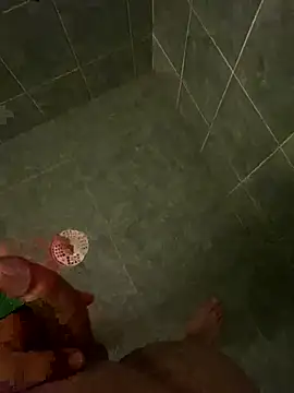 Snapshot of Tommy_y_Pamela chatting on February 16, 2026, 12:20 am Tommy y Pamela online show from February 16, 2026, 12:20 am