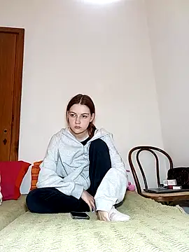 ella grays online show from December 19, 2025, 5:48 pm