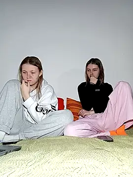 Snapshot of ella_grays chatting on March 4, 2026, 5:10 pm ella grays online show from March 4, 2026, 5:10 pm