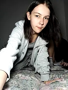 Snapshot of ella_grays chatting on April 14, 2026, 7:08 pm ella grays online show from April 14, 2026, 7:08 pm