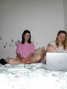 Snapshot of ella_grays chatting on May 20, 2026, 7:44 pm ella grays online show from May 20, 2026, 7:44 pm
