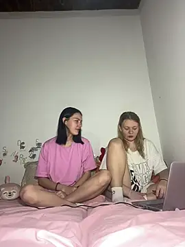 Snapshot of ella_grays chatting on May 3, 2026, 8:12 pm ella grays online show from May 3, 2026, 8:12 pm