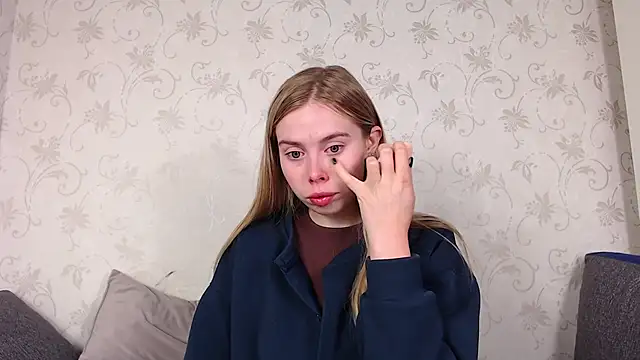 Snapshot of sofiaa_here chatting on May 13, 2026, 12:06 am sofiaa here online show from May 13, 2026, 12:06 am
