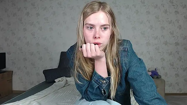 Snapshot of sofiaa_here chatting on May 21, 2026, 11:57 pm sofiaa here online show from May 21, 2026, 11:57 pm