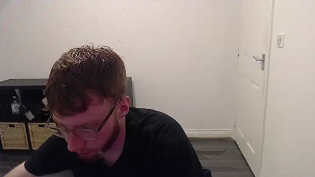 PrettyGinger online show from December 5, 2024, 5:01 pm