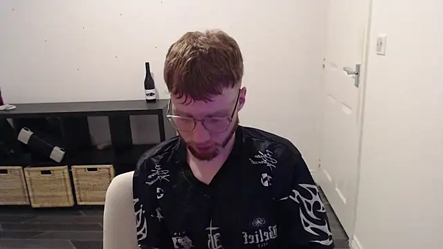 PrettyGinger online show from December 13, 2024, 7:21 pm