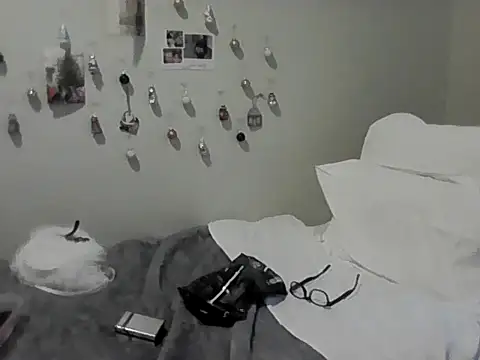 housewife shantie online show from December 1, 2025, 12:50 pm