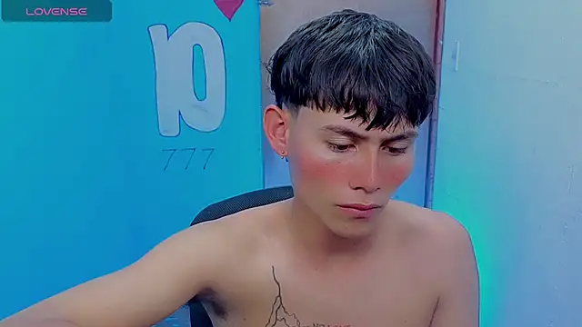 Snapshot of tanjiro_cute chatting on April 19, 2026, 4:02 am tanjiro cute online show from April 19, 2026, 4:02 am