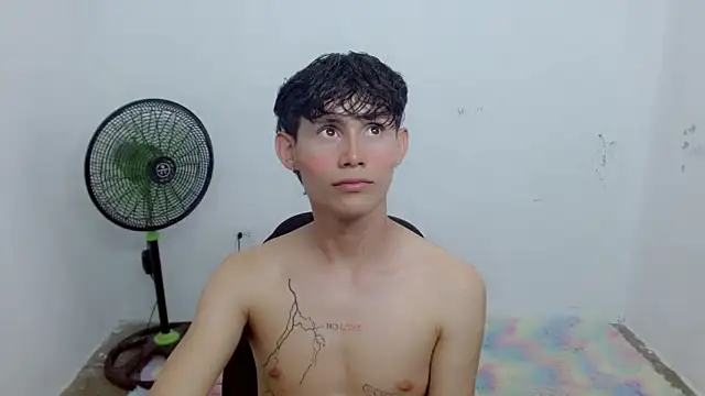 Snapshot of tanjiro_cute chatting on March 21, 2025, 12:51 am tanjiro cute online show from March 21, 2025, 12:51 am