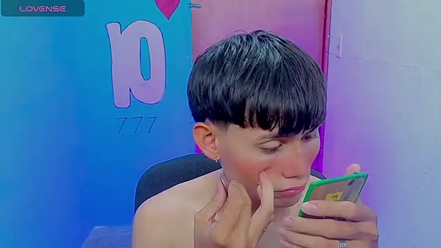 Snapshot of tanjiro_cute chatting on April 21, 2026, 2:47 am tanjiro cute online show from April 21, 2026, 2:47 am