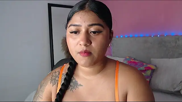 Snapshot of alinakiss chatting on April 22, 2026, 3:35 am alinakiss online show from April 22, 2026, 3:35 am