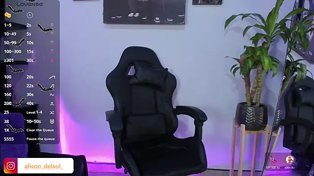 Snapshot of Alisson_Wynter chatting on October 6, 2025, 3:51 am Alisson Wynter online show from October 6, 2025, 3:51 am