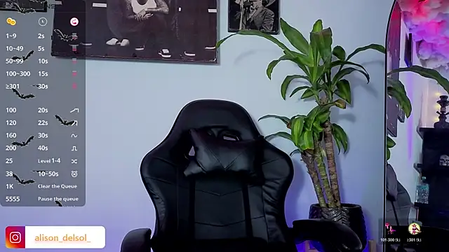 Snapshot of Alisson_Wynter chatting on November 5, 2025, 10:46 pm Alisson Wynter online show from November 5, 2025, 10:46 pm