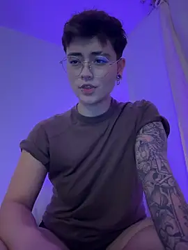 Chriss gomez2 online show from November 17, 2025, 9:02 am