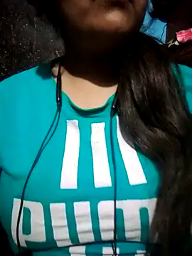 Love-Veronica online show from March 9, 2026, 6:00 pm