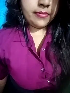 Snapshot of Love-Veronica chatting on May 6, 2026, 12:20 pm Love-Veronica online show from May 6, 2026, 12:20 pm