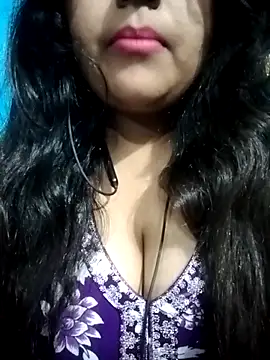 Love-Veronica online show from February 23, 2026, 1:23 pm