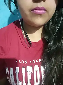 Snapshot of Love-Veronica chatting on May 15, 2026, 7:01 pm Love-Veronica online show from May 15, 2026, 7:01 pm