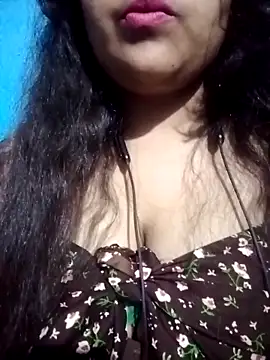 Love-Veronica online show from February 18, 2026, 5:53 pm