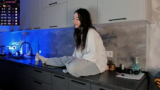 JoanBartram online show from December 30, 2024, 8:15 pm