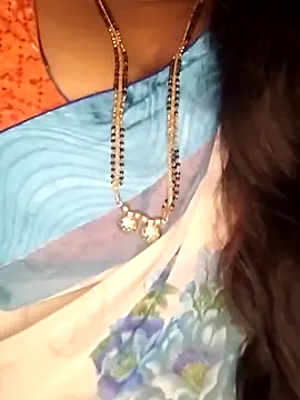 Snapshot of Sexy_Radhikaa chatting on December 17, 2025, 7:08 pm Sexy Radhikaa online show from December 17, 2025, 7:08 pm