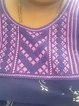 Snapshot of Sexy_Radhikaa chatting on December 19, 2025, 5:00 am Sexy Radhikaa online show from December 19, 2025, 5:00 am