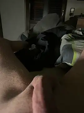 Snapshot of mediumboy21 chatting on December 19, 2025, 5:48 pm mediumboy21 online show from December 19, 2025, 5:48 pm