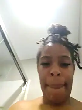 Snapshot of 69magiccity2 chatting on December 10, 2024, 7:05 am 69magiccity2 online show from December 10, 2024, 7:05 am