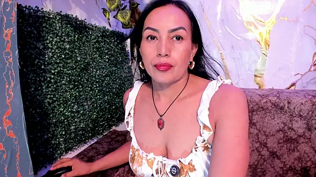 Snapshot of MeleekXXX_ chatting on April 28, 2026, 8:24 pm MeleekXXX online show from April 28, 2026, 8:24 pm