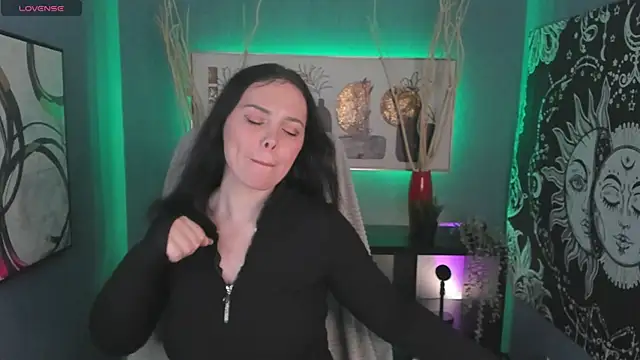 Snapshot of Emma_Rolland chatting on January 4, 2025, 8:48 pm Emma Rolland online show from January 4, 2025, 8:48 pm