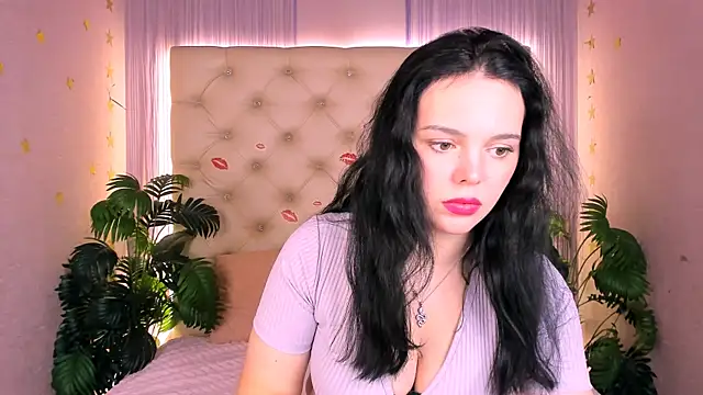 Snapshot of Emma_Rolland chatting on December 11, 2024, 10:25 am Emma Rolland online show from December 11, 2024, 10:25 am