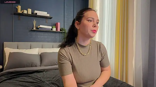 Snapshot of Emma_Rolland chatting on February 2, 2025, 8:51 pm Emma Rolland online show from February 2, 2025, 8:51 pm