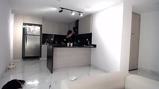 varenkaivanova 22 online show from April 7, 2026, 3:52 am