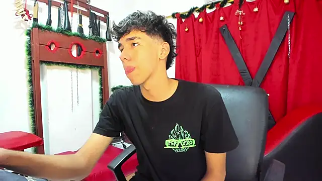 Snapshot of Harry_LatinBoy chatting on December 16, 2024, 2:04 am Harry LatinBoy online show from December 16, 2024, 2:04 am