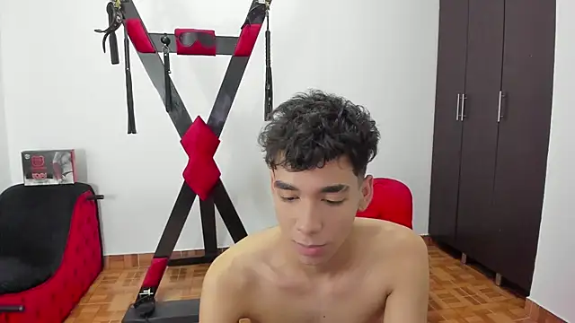 Snapshot of Harry_LatinBoy chatting on January 7, 2025, 10:41 pm Harry LatinBoy online show from January 7, 2025, 10:41 pm