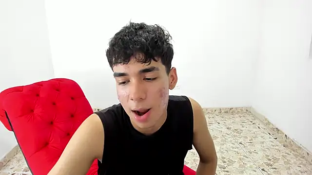 Snapshot of Harry_LatinBoy chatting on February 24, 2025, 10:36 pm Harry LatinBoy online show from February 24, 2025, 10:36 pm