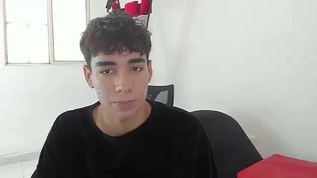 Snapshot of Harry_LatinBoy chatting on March 3, 2025, 7:28 pm Harry LatinBoy online show from March 3, 2025, 7:28 pm