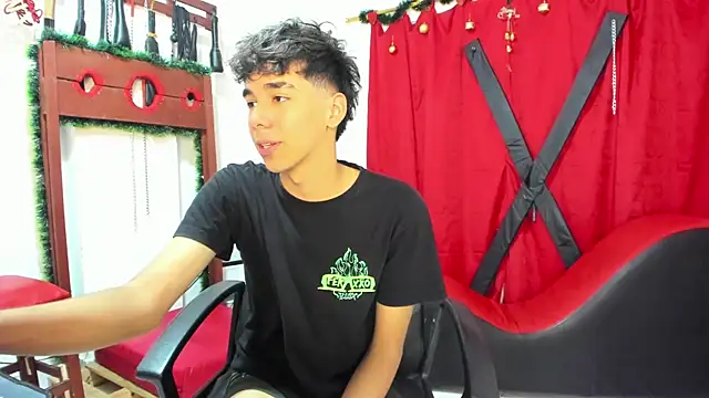 Snapshot of Harry_LatinBoy chatting on December 15, 2024, 10:58 pm Harry LatinBoy online show from December 15, 2024, 10:58 pm